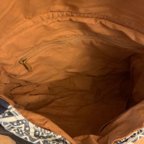 Bella Taylor Brown and White Crossbody Bag with Adjustable Strap - Picture 8 of 9